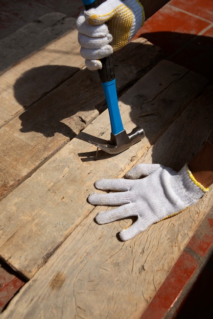 Repairing worn or damaged wooden floors