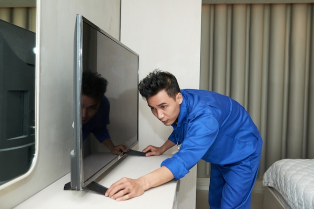Essential checks before mounting large TVs