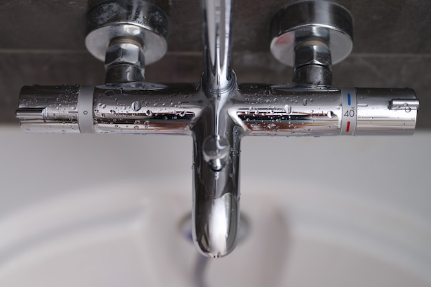 Common signs of leaking taps and how to address them