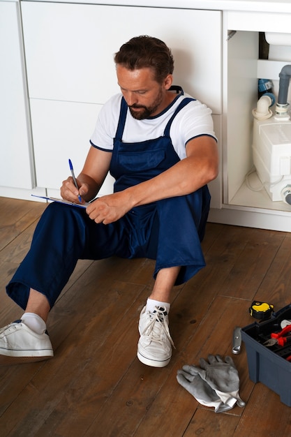 How handyman services help with end-of-tenancy repairs