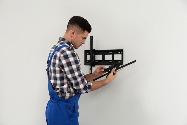Steps to prepare your home for a TV wall mount installation