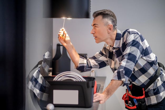 How to maintain audiovisual equipment