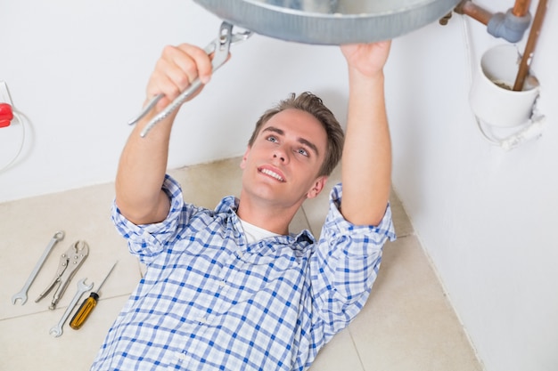 Fixing noisy pipes in old homes