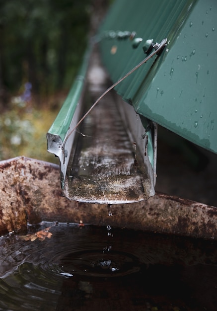 Safe methods for gutter cleaning and repair